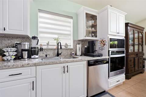 2065 SE 14th St, Homestead FL - photo 13 of 39