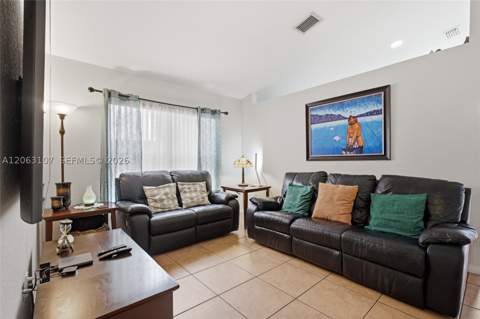 2065 SE 14th St, Homestead FL - photo 8 of 39