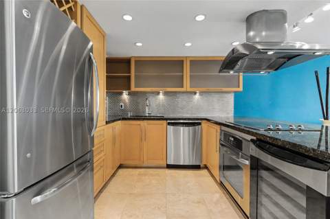 465 Ocean Dr 604, Miami Beach FL - photo 7 of 42