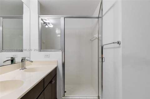 17150 N Bay Rd 2320, Sunny Isles Beach FL - photo 8 of 32
