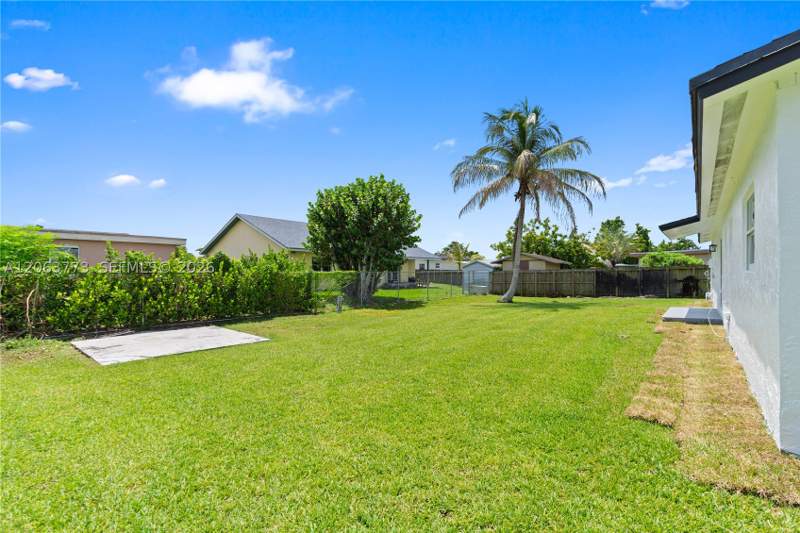 3 bedroom SingleFamilyResidence at 26231 SW 127th Ave, Meadow Wood Manor Sec I, Homestead — photo 5