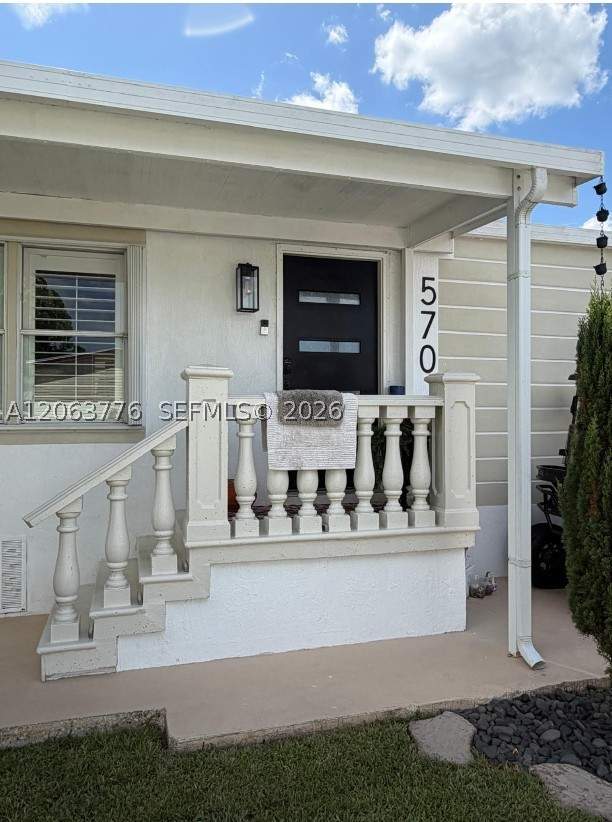 3 bedroom MobileHome at 19800 SW 180 ave unit 570, Americana Village Condo, Miami — photo 2
