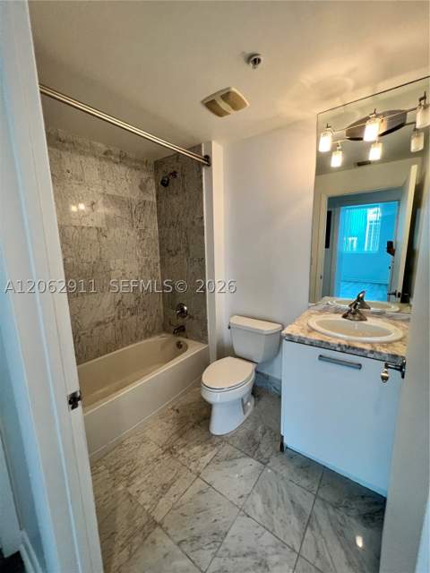 244 Biscayne Blvd 2609, Miami FL - photo 13 of 24