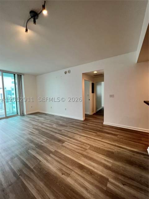 244 Biscayne Blvd 2609, Miami FL - photo 7 of 24