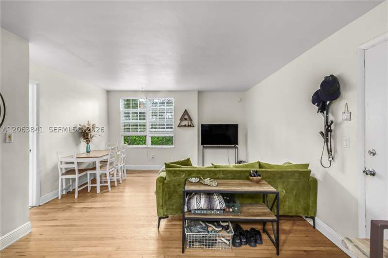 1 bedroom Condominium at 932 7th St 932A, Friendly Corner Condo, Miami Beach — photo 3