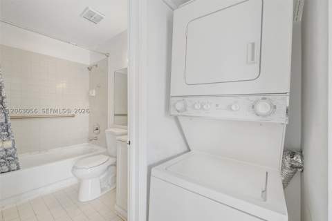 2170 W 60th St 16208, Hialeah FL - photo 19 of 38