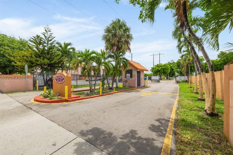 1 bedroom Condominium at 2170 W 60th St 16208, Hialeah Club Villas Condo, Hialeah — photo 4