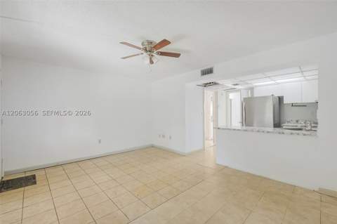 2170 W 60th St 16208, Hialeah FL - photo 7 of 38