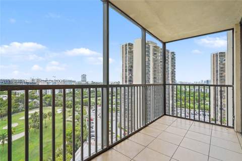 20335 W Country Club Dr 1702, Aventura FL - photo 6 of 34