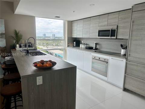 400 Sunny Isles Blvd 1401, Sunny Isles Beach FL - photo 19 of 45