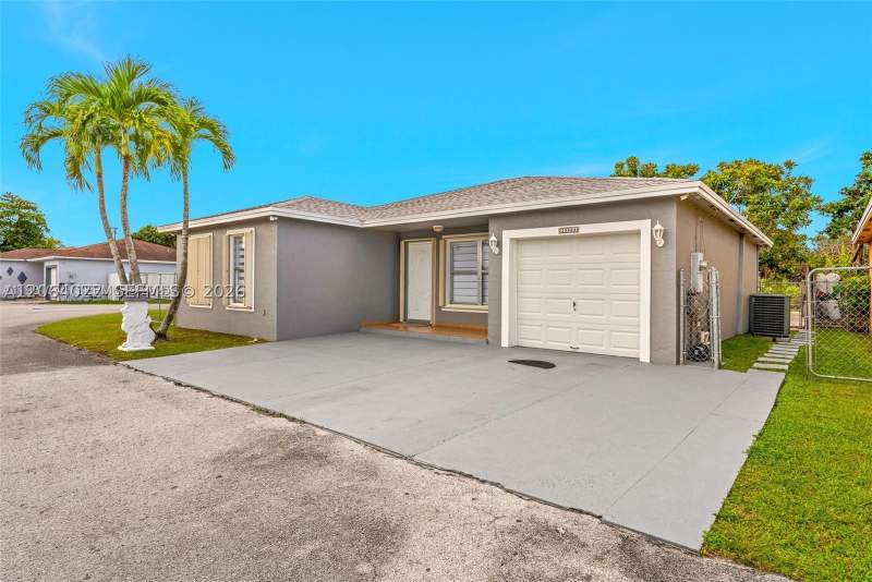 3 bedroom SingleFamilyResidence at 29964 SW 158th Pl, Greenwood Villas, Homestead — photo 2