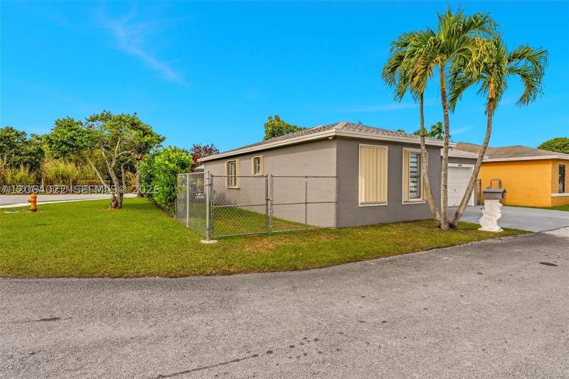 3 bedroom SingleFamilyResidence at 29964 SW 158th Pl, Greenwood Villas, Homestead — photo 4