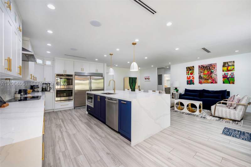 3 bedroom SingleFamilyResidence at 831 Cortez St, Coral Gables Granada Sec, Coral Gables — photo 2
