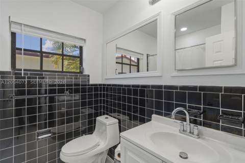 11621 NW 58th Pl, Hialeah FL - photo 19 of 26