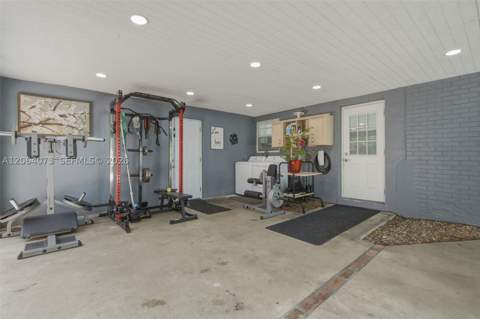 11621 NW 58th Pl, Hialeah FL - photo 21 of 26