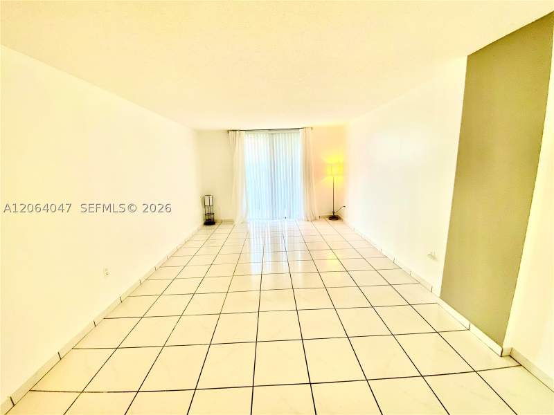 1 bedroom Condominium at 16950 Dixie A536, Woodside Apts Condo, North Miami Beach — photo 2