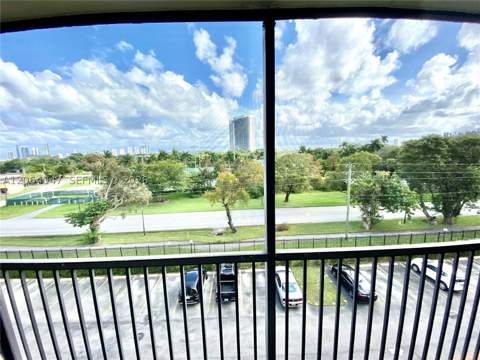 16950 Dixie A536, North Miami Beach FL - photo 7 of 15