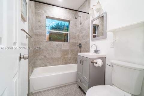 320 NE 160th St, Miami FL - photo 20 of 50