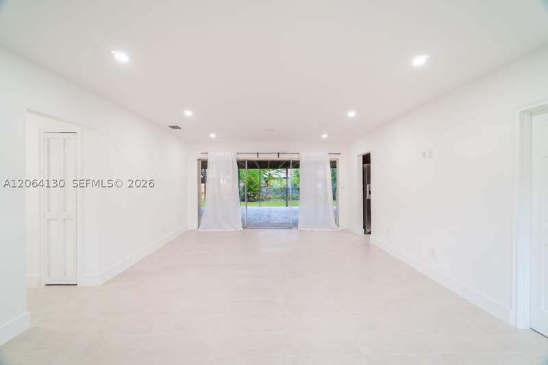 3 bedroom SingleFamilyResidence at 320 NE 160th St, Fulford Highlands Second, Miami — photo 5
