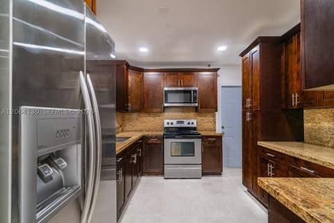320 NE 160th St, Miami FL - photo 7 of 50