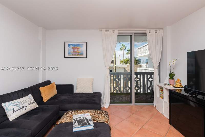 1 bedroom Condominium at 1020 Meridian Ave 314, Admiral Towers Condo, Miami Beach — photo 4