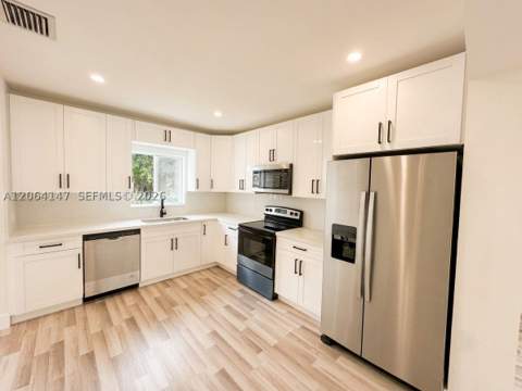 10860 SW 217th Ter, Miami FL - photo 9 of 24