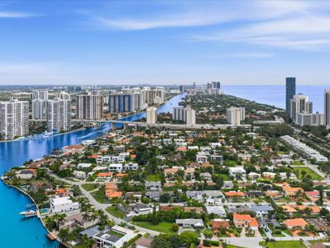 301 186th St, Sunny Isles Beach FL - photo 13 of 30