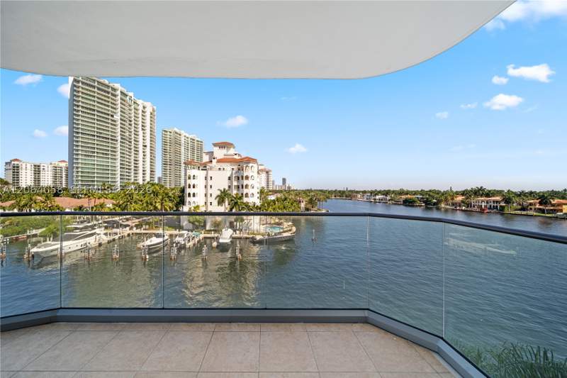 2 bedroom Condominium at 19707 Turnberry Way 6K, Turnberry Isle, Aventura — photo 4