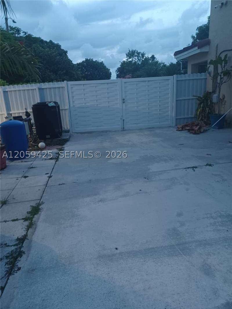 4 bedroom SingleFamilyResidence at 12844 SW 256th Ter, Cedar Creek 2nd Addn, Homestead — photo 4