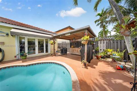 16437 SW 76th Ter, Miami FL - photo 18 of 57