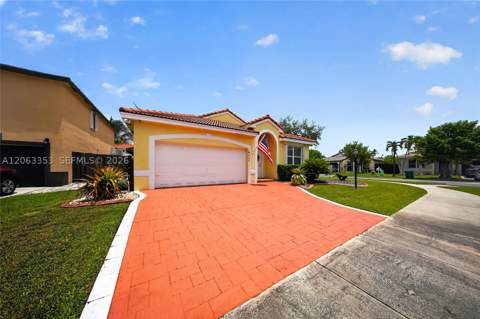 16437 SW 76th Ter, Miami FL - photo 8 of 57