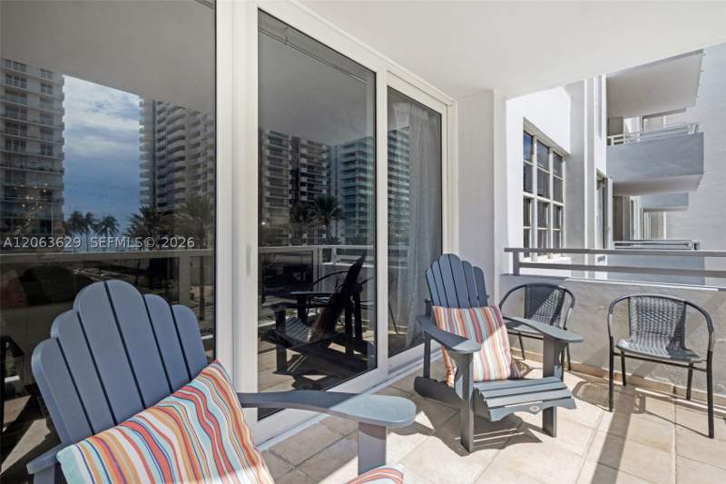 2 bedroom Condominium at 5700 Collins Ave 4C, Seacoast 5700 Condo, Miami Beach — photo 2
