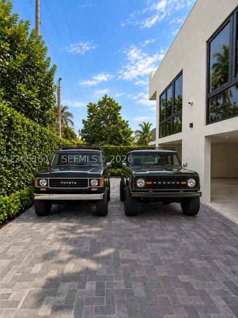 10850 N Bayshore Dr, Miami FL - photo 18 of 19