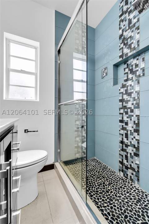 8335 E Crespi Blvd 4, Miami Beach FL - photo 9 of 25