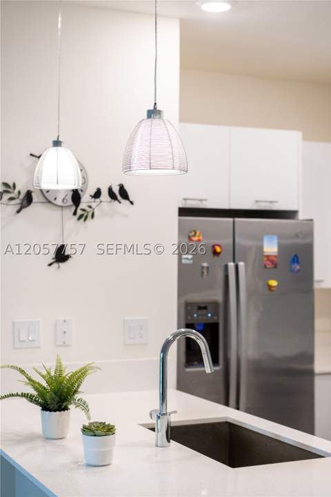 4623 NW 83rd Pkwy, Doral FL - photo 12 of 49