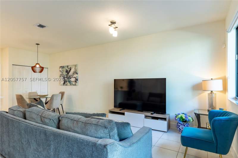 3 bedroom Townhouse at 4623 NW 83rd Pkwy, Downtown Doral South Phas, Doral — photo 2