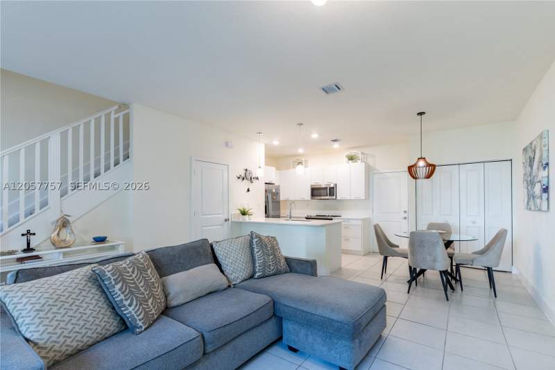 3 bedroom Townhouse at 4623 NW 83rd Pkwy, Downtown Doral South Phas, Doral — photo 4