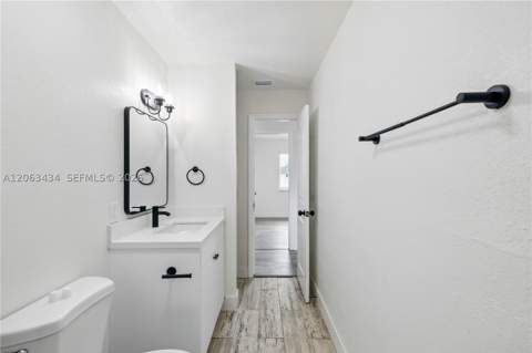 1867 NW 8th Ave, Homestead FL - photo 10 of 28