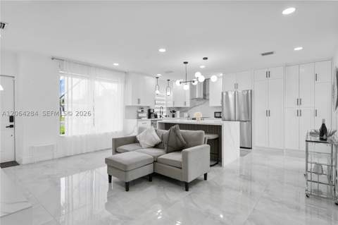 315 NW 106th St, Miami FL - photo 10 of 34