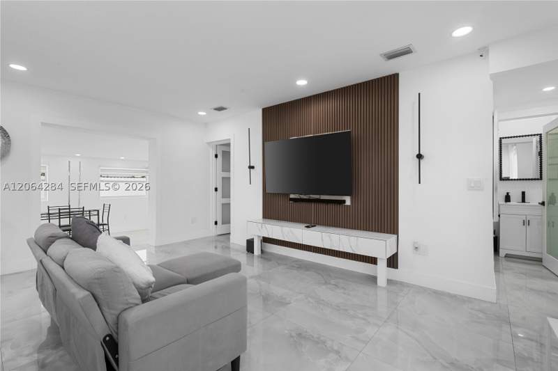 3 bedroom SingleFamilyResidence at 315 NW 106th St, W Miami Shores Sec B, Miami — photo 3