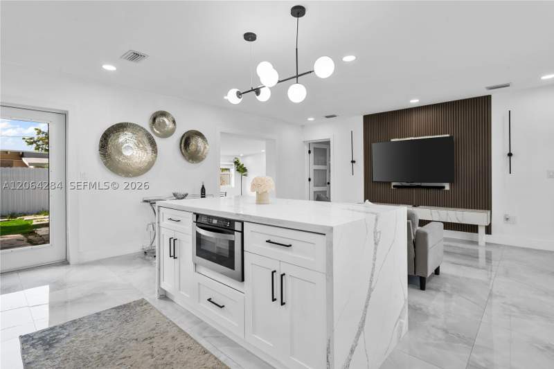 3 bedroom SingleFamilyResidence at 315 NW 106th St, W Miami Shores Sec B, Miami — photo 5