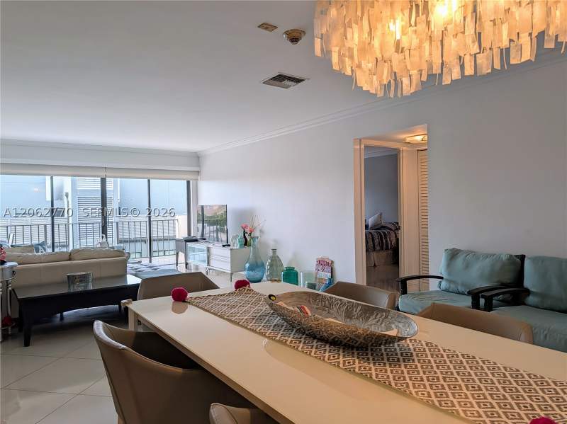 2 bedroom Condominium at 575 Crandon Blvd 706, Key Bisc Ambassador Condo, Key Biscayne — photo 2
