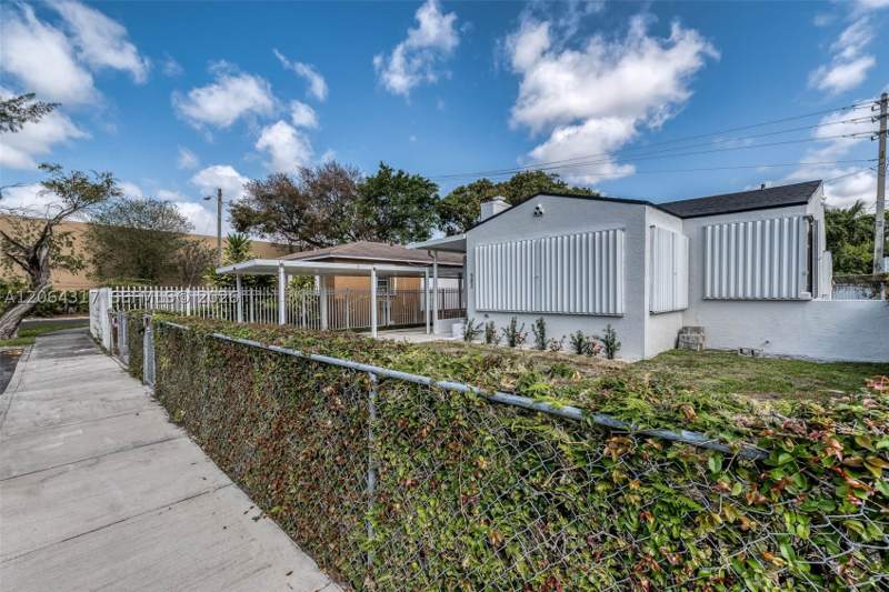 3 bedroom SingleFamilyResidence at 583 NW 47th Ter, BAY VISTA PARK AMD PL, Miami — photo 3