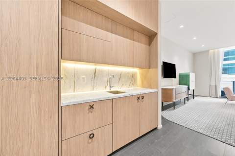 801 S Miami Ave 610, Miami FL - photo 13 of 36