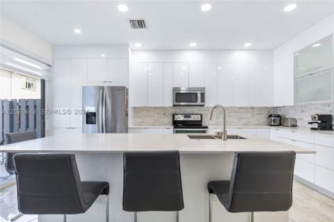 5622 NW 112th Ct, Doral FL - photo 16 of 46