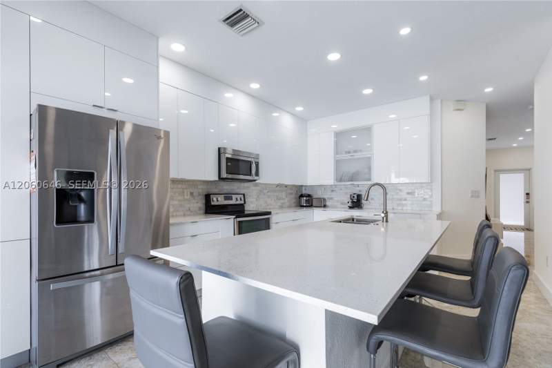 4 bedroom Townhouse at 5622 NW 112th Ct, Doral Northeast Townhomes, Doral — photo 2