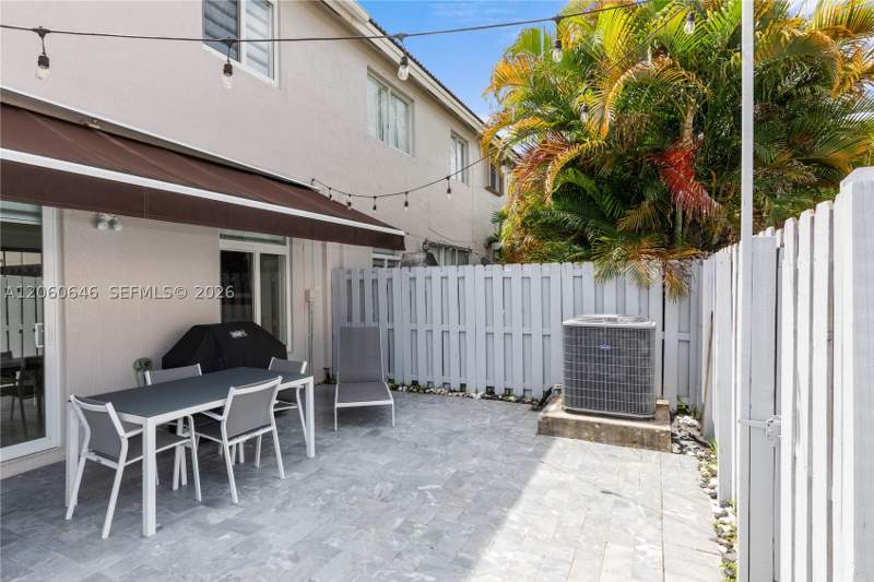 4 bedroom Townhouse at 5622 NW 112th Ct, Doral Northeast Townhomes, Doral — photo 3