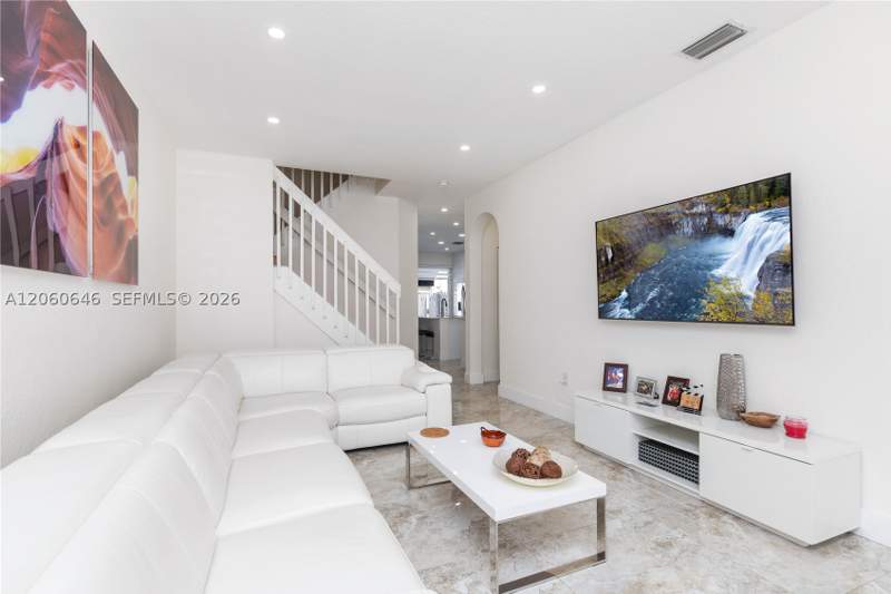 4 bedroom Townhouse at 5622 NW 112th Ct, Doral Northeast Townhomes, Doral — photo 5
