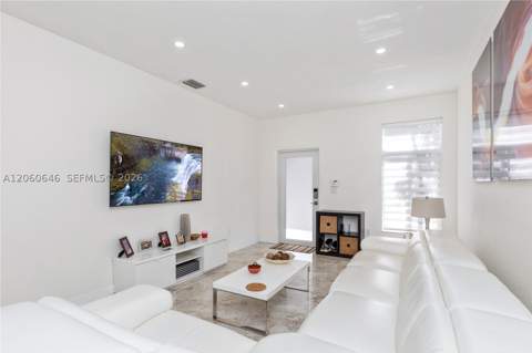 5622 NW 112th Ct, Doral FL - photo 8 of 46