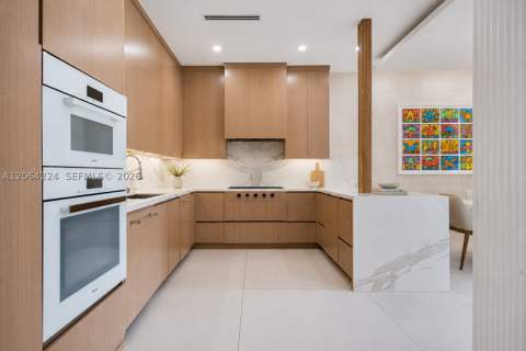 6203 Laguna Path N, Miami Beach FL - photo 10 of 45